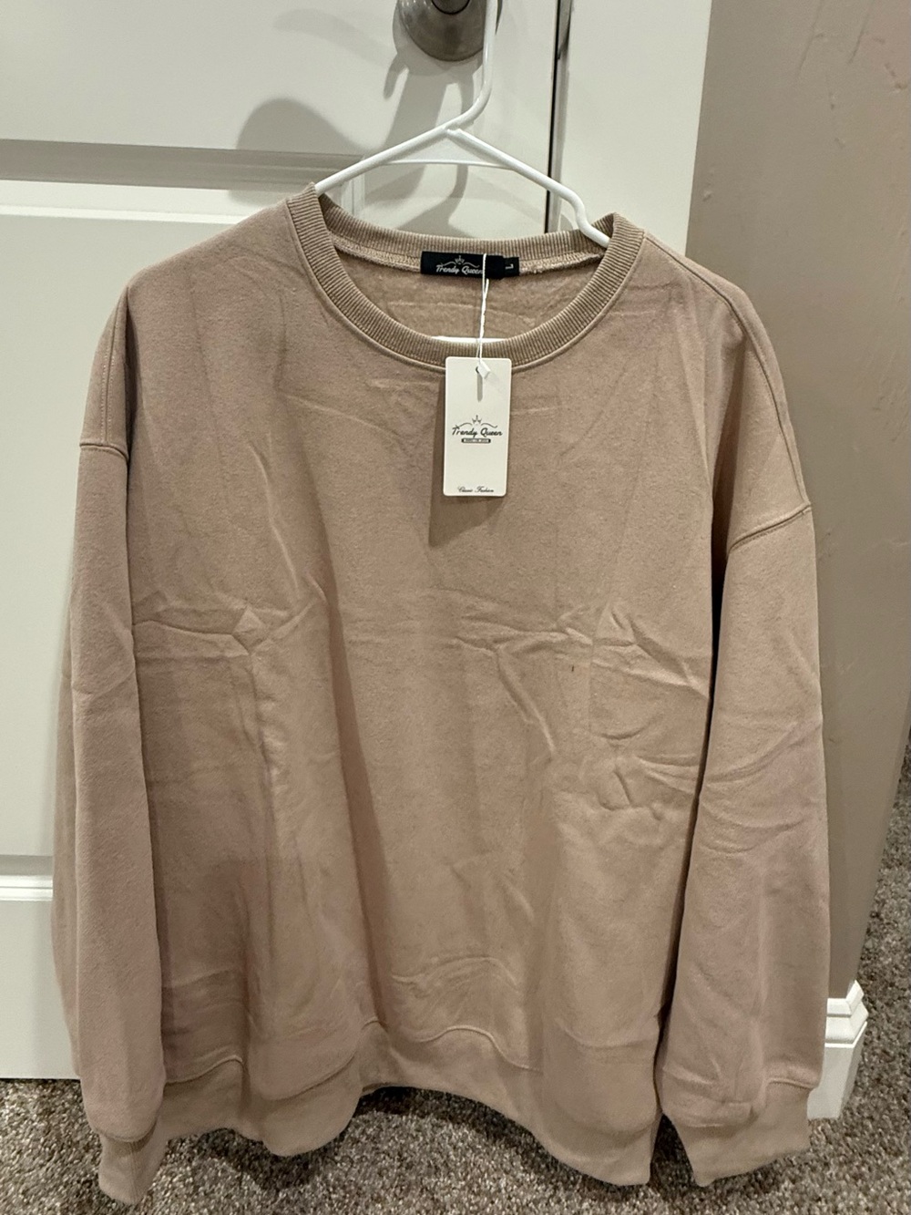 Trendy Queen Women's Crewneck oversized Sweatshirt in Taupe